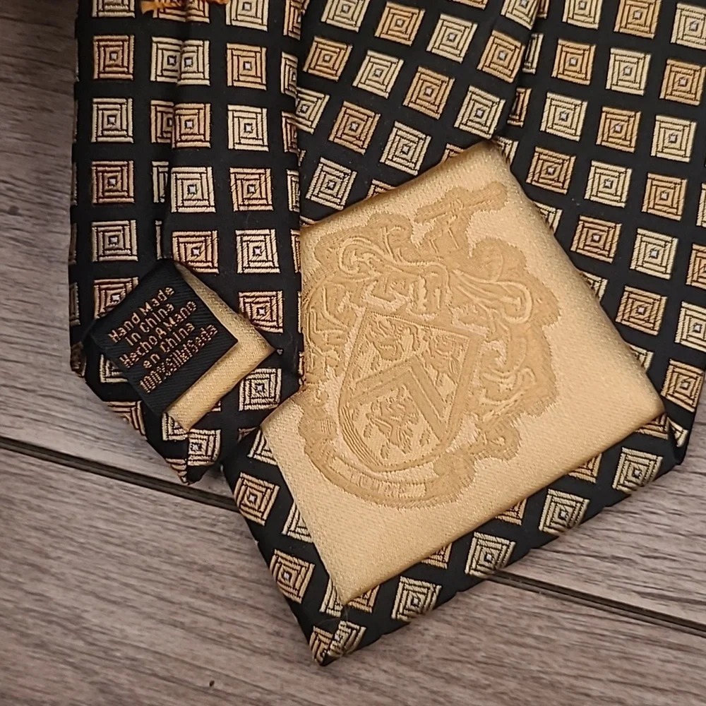 DONALD TRUMP Signature Collection Metallic Black Gold Square Mens‎ Silk Tie